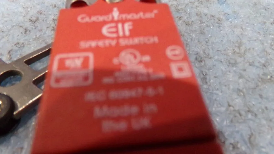 Реле безопасности Allen Bradley Guardmaster Elf-3 Safety Switch Model: 440K-E330