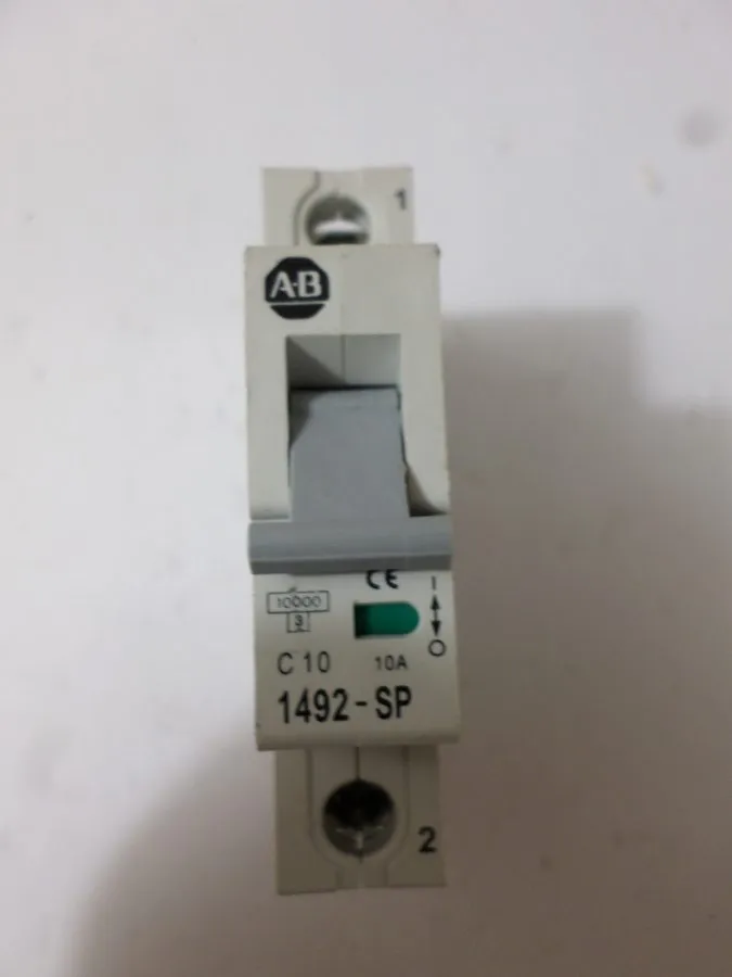 Автоматический выключатель Allen Bradley 1492-SP1C100 Ser C 10 AMP Circuit Break