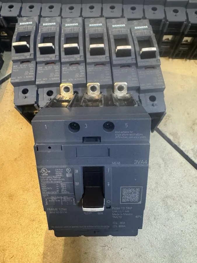 Автоматический выключатель SIEMENS CIRCUIT BREAKER 3VA4160-5ED34-0AA0 60A 600Y/3