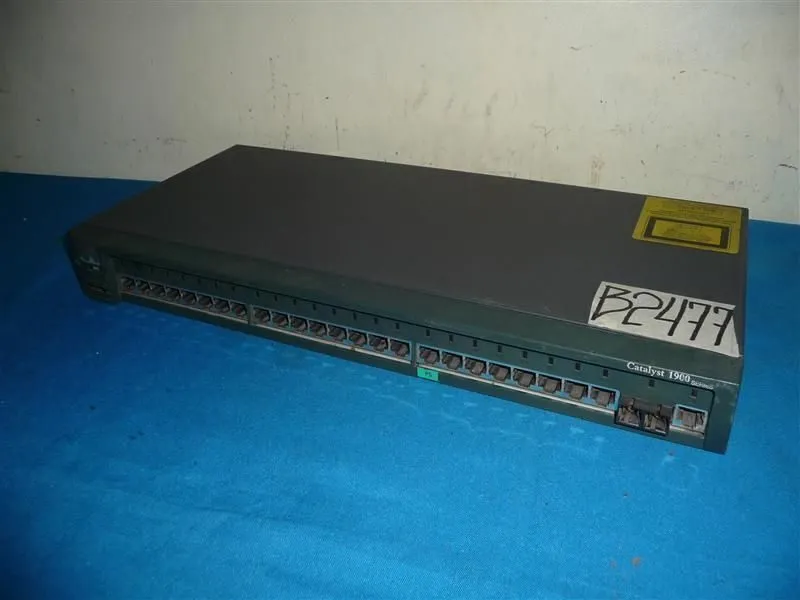 Коммутатор Cisco Catalyst 1900 Series WS-C1924C-EN 25 Port Fasthub