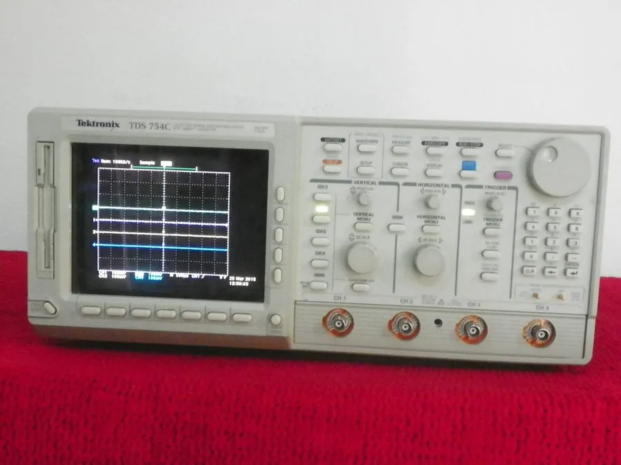 Осциллограф Tektronix TDS754C Opt. 2M, Digital Phosphor Oscilloscope 500MHz, 4-C