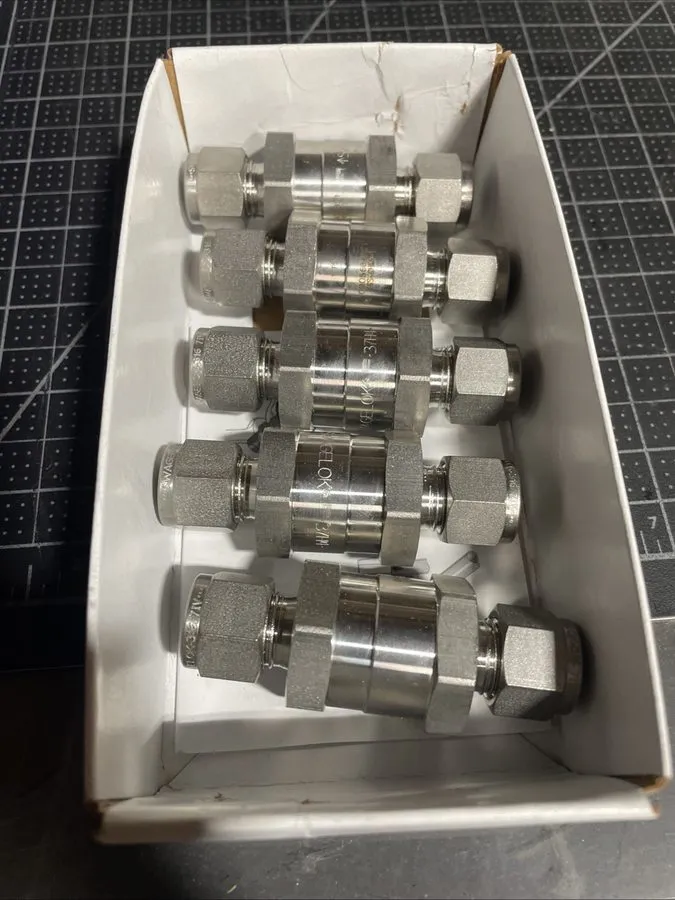 Клапан Swagelok 3/8" Poppet Check Valve, 1 psi, 316L, SS-CHS6-1