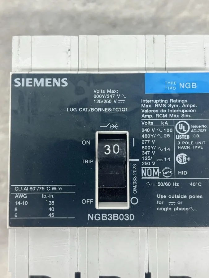 Автоматический выключатель Siemens NGB NGB3B030 3 Pole 30 Amp 480V Circuit Break
