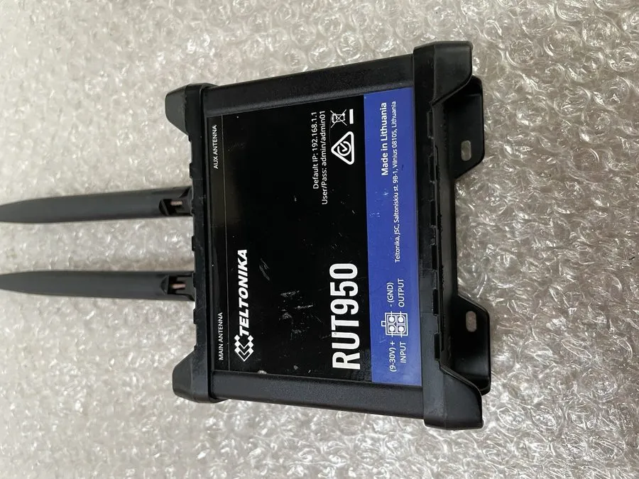 Маршрутизатор Teltonika RUT950 LTE 4G 4-Port 10/100 Wireless Mobile N Industrial
