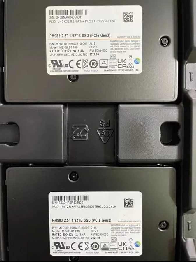 SSD-накопитель Samsung PM983 1.92TB SSD 2.5" U.2 PCIe 3.0 x4 MZQLB1T90 MZQLB1T9H