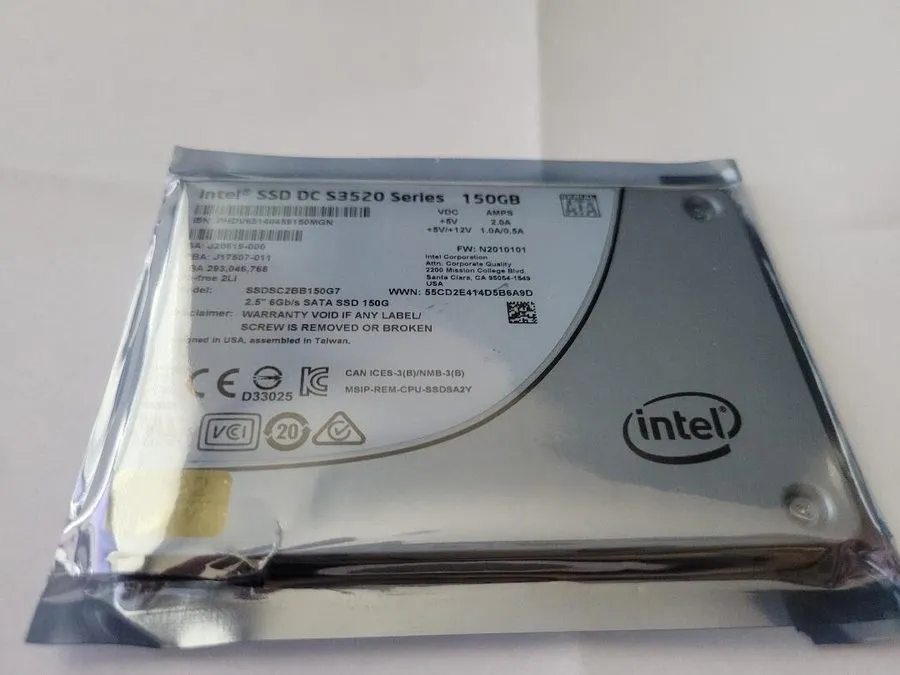 SSD-накопитель Intel DC S3520 150GB Enterprise SSD 2.5" SATA Solid State Drive S