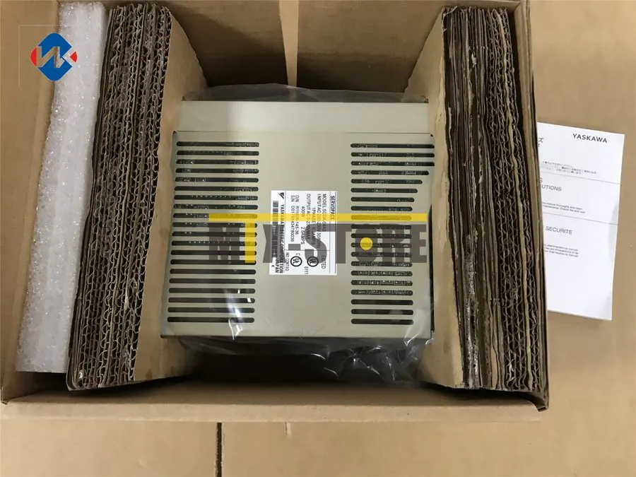 Сервопривод YASKAWA SERVOPACK SGDA-04AS 200-230Vac 6.0A AMP