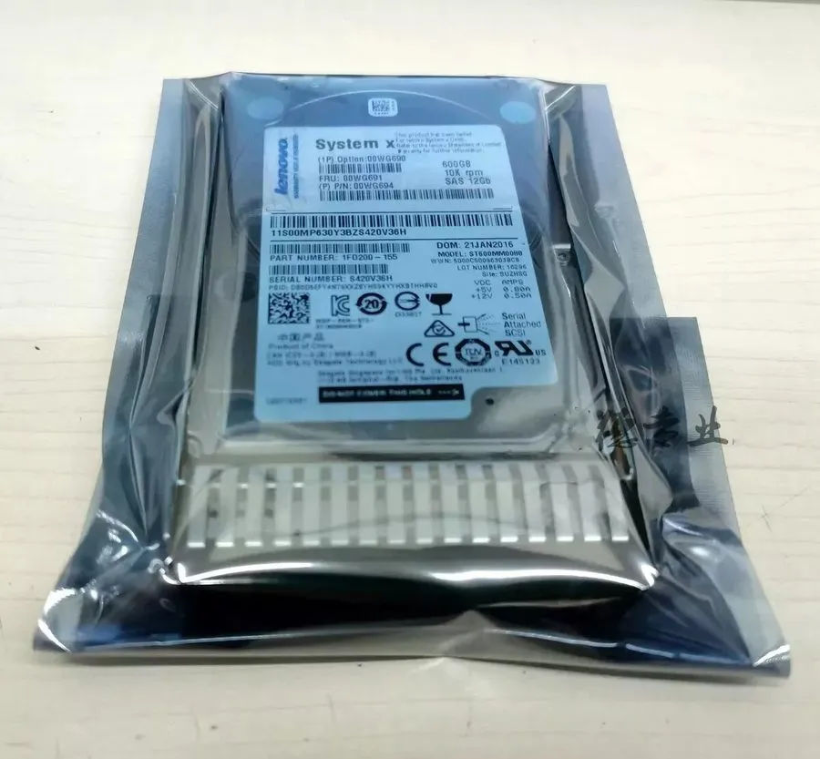 Жёсткий диск Lenovo 00WG690 00WG691 600GB 2.5"SAS 10K 12Gbps G3HS X3650M5 Hard D