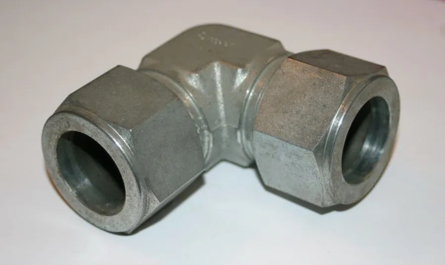 Фитинг Swagelok S-2000-9 Carbon Steel Tube Fitting Union Elbow 1 1/4" OD c8