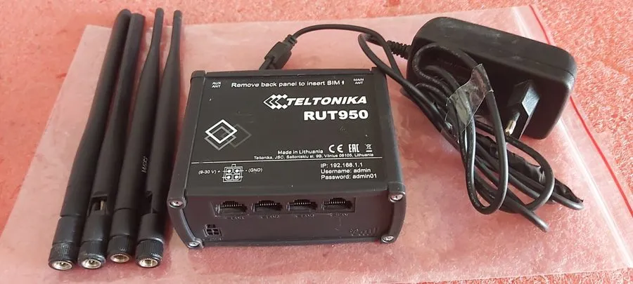 Маршрутизатор Teltonika RUT950 4G Router w/Antennas ! D-2