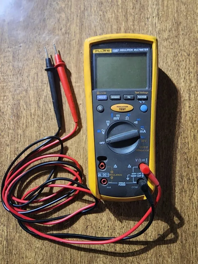 Мультиметр Fluke 1587 FC Insulation Multimeter True RMS Auto-Ranging