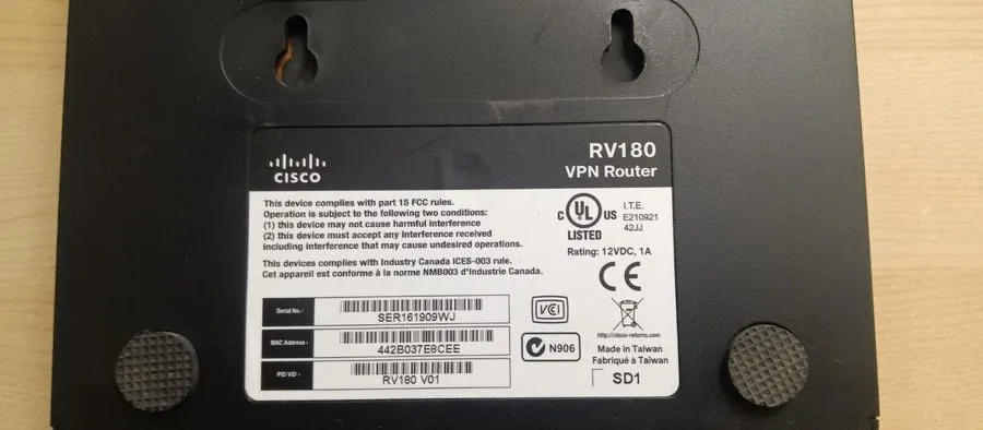 Маршрутизатор Cisco Small Business Single Band RV180 VPN 4 Port Router