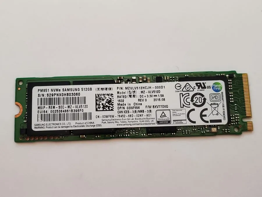 SSD-накопитель Mixed Samsung PM951 512GB M.2 2280 NVMe PCIe 3.0 x4 SSD MZ-VLV512
