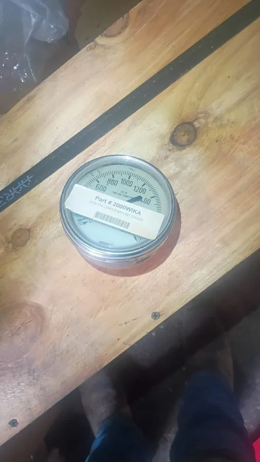 Трубопроводная арматура 2000WIKA 2000 psi center moutning gauge — фото лота 1