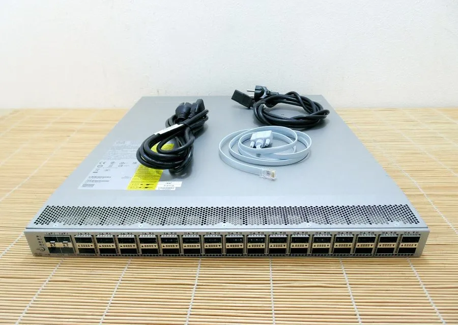 Коммутатор Cisco N3K-C3172TQ-XL Nexus 3172TQ-XL 48 10GBase-T RJ-45 6 QSFP+ N3K-B — фото лота 1