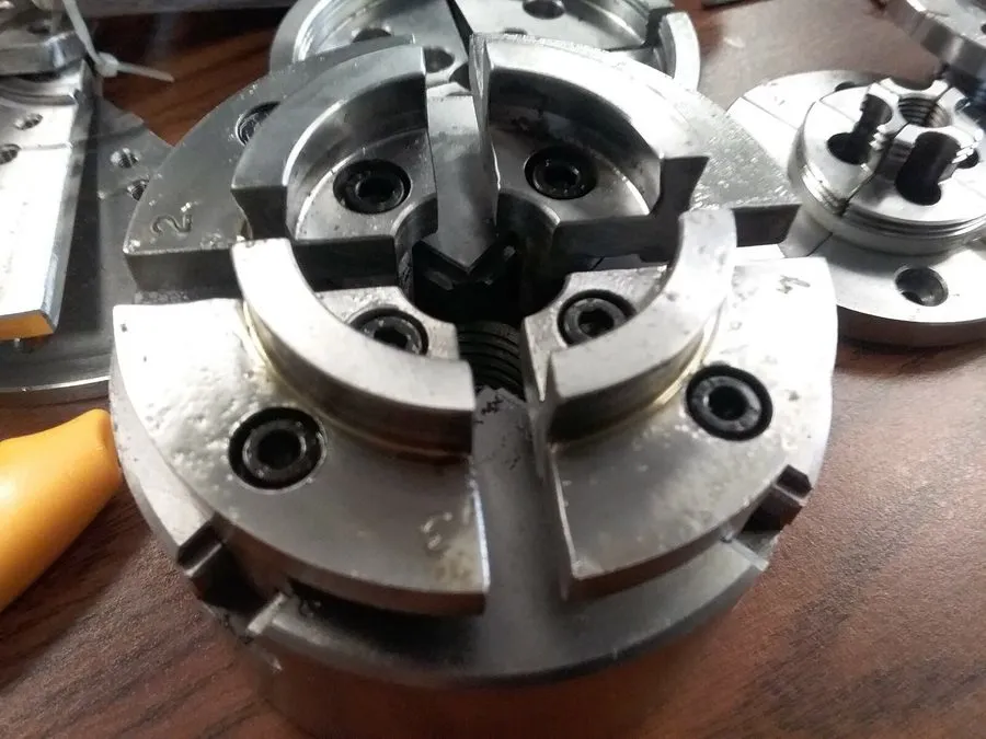 Режущий инструмент 4" wood lathe chuck kit w 5 sets jaws of different sizes 1"x8 — фото лота 1
