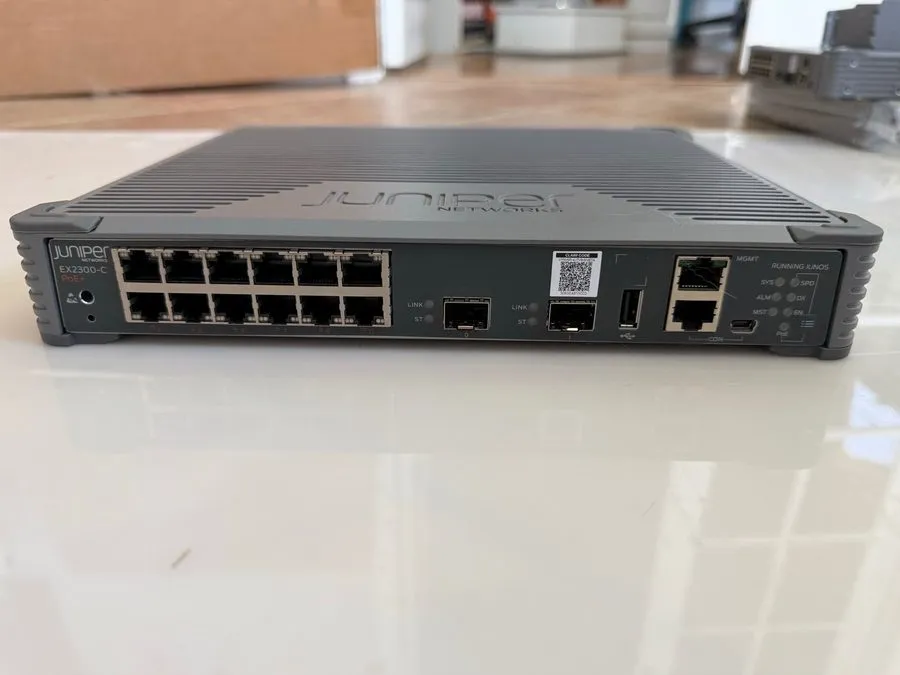 Коммутатор Juniper EX2300-C-12P 12 Port PoE+ Fanless Switch 2x 10GbE SFP+ Junos