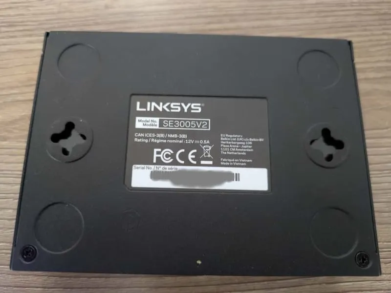 Коммутатор Linksys 5-Port Gigabit Ethernet Switch Black/Blue SE3005v2 VG — фото лота 3