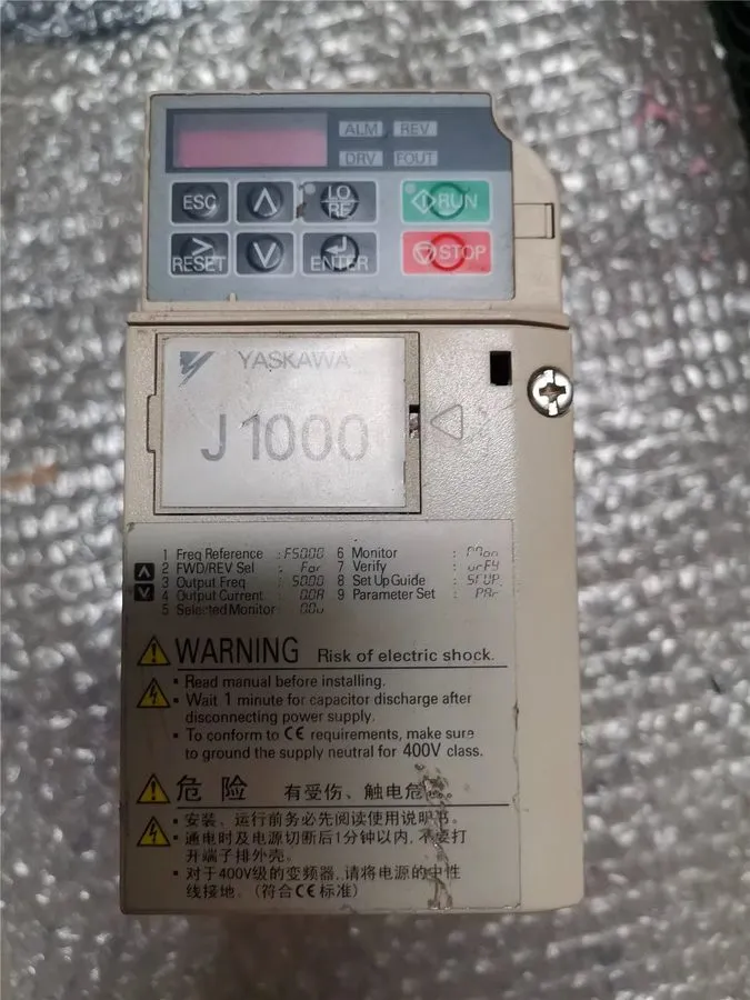 Частотный преобразователь Yaskawa Inverter CIMR-JT2A0006BAA J1000 1.1KW/0.75KW 2