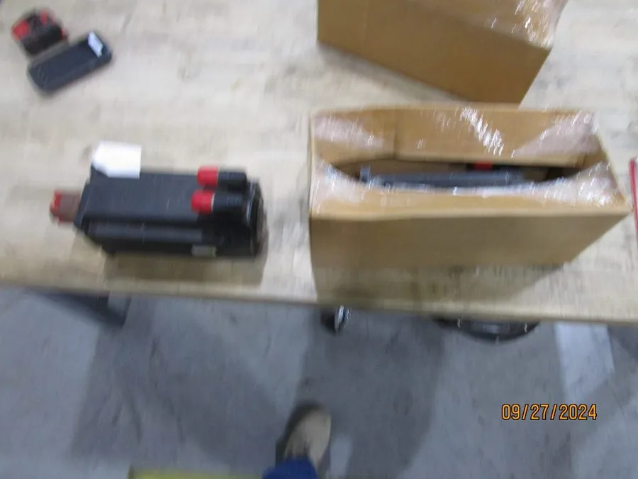 Серводвигатель ALLEN BRADLEY MPL-B4540F-SJ24AA SERVO MOTOR — фото лота 2
