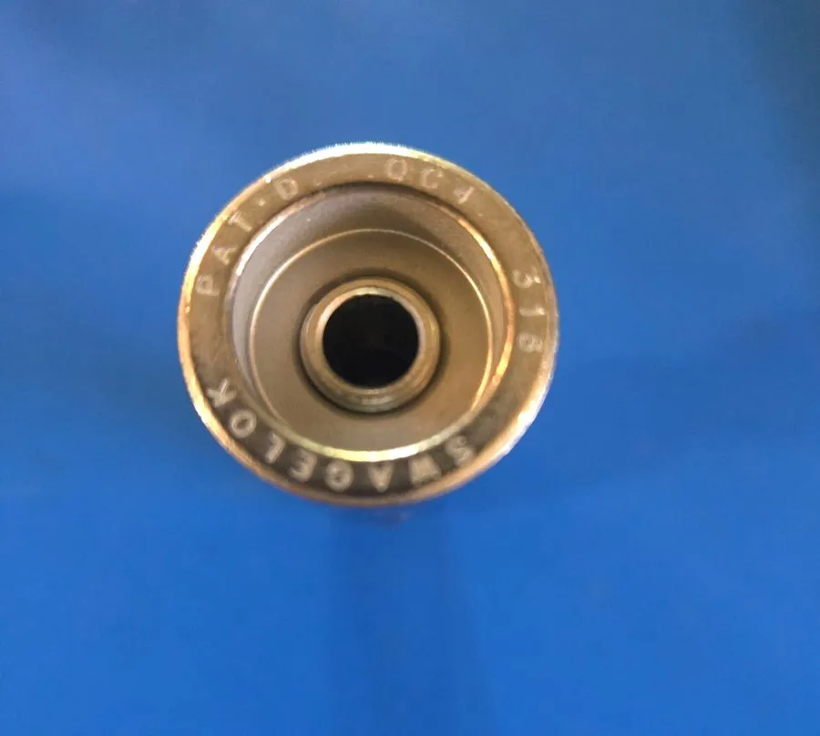 Фитинг Bulk Swagelok SS-QC4-B-400 Quick Connect Body 0.2 Cv, 1/4 in. Fitting