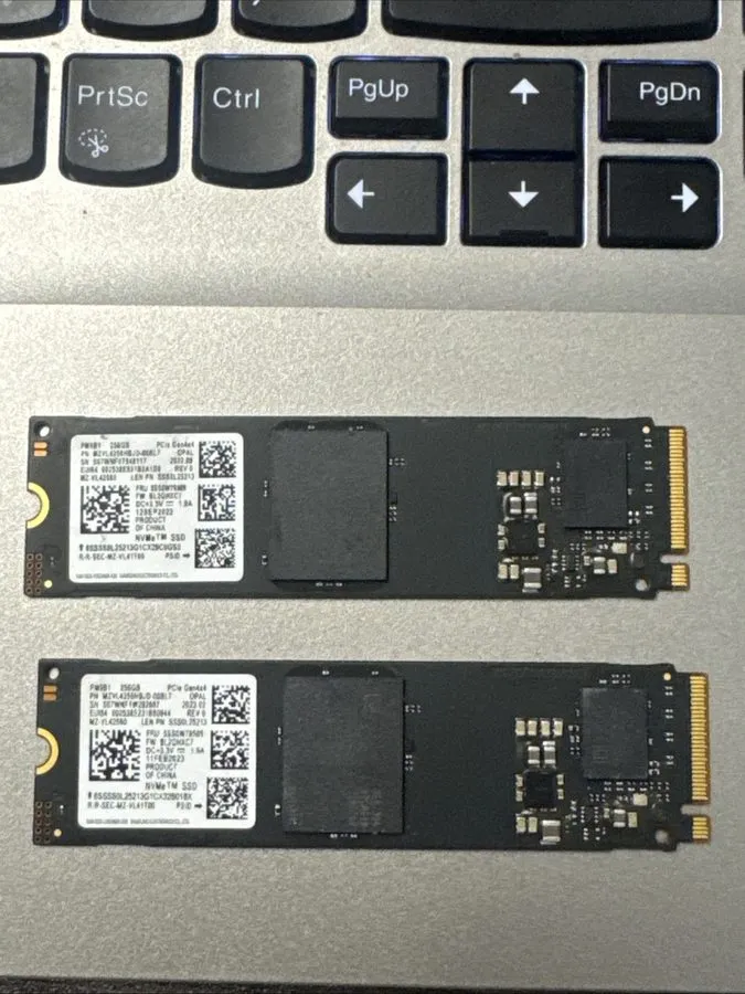 SSD-накопитель 5SS0W79509 MZVL4256HBJD-00BL7 Samsung PM9B1 256GB PCIe Gen4x4 NVM