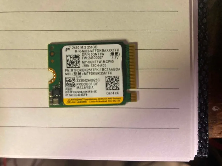 SSD-накопитель { x} Micron 2450 256GB M.2 2230 PCIe Gen4 x4 NVMe SSD MTFDKBK256T