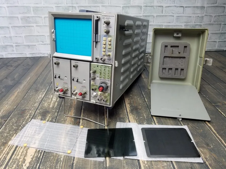 Осциллограф Tektronix 7603 OSCILLOSCOPE WITH X2 7A15A'S AND TD-1085/U PLUG IN'S