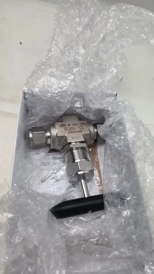 Клапан Swagelok SS-18RS8 needle valve shipping