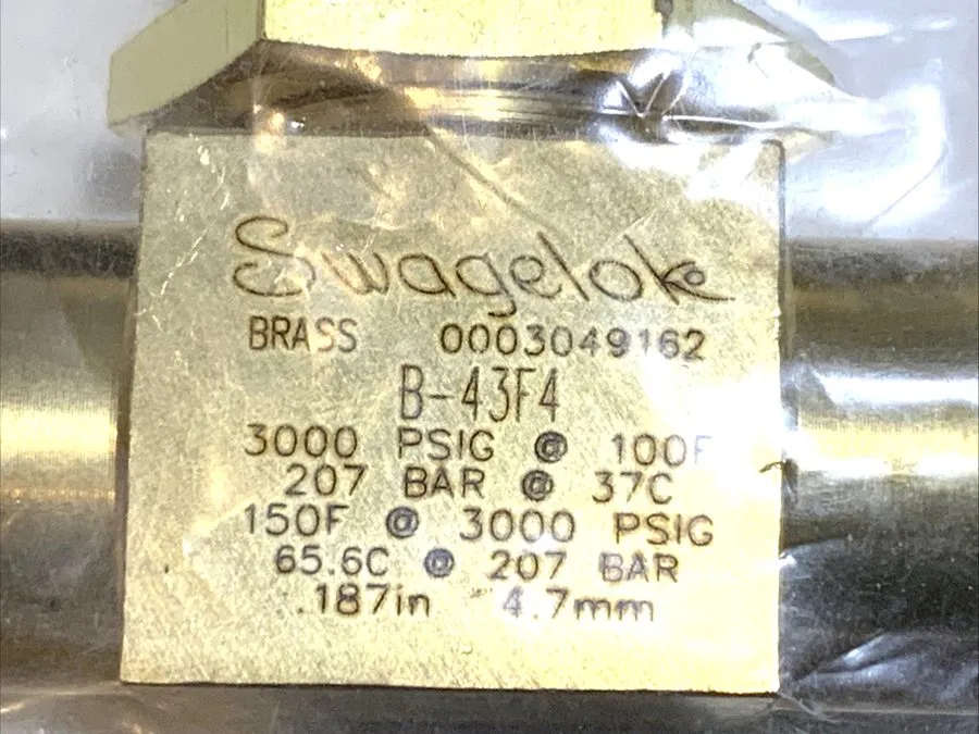 Клапан Swagelok B-43F4 Brass 1-Piece 40 Series Ball Valve FNSP