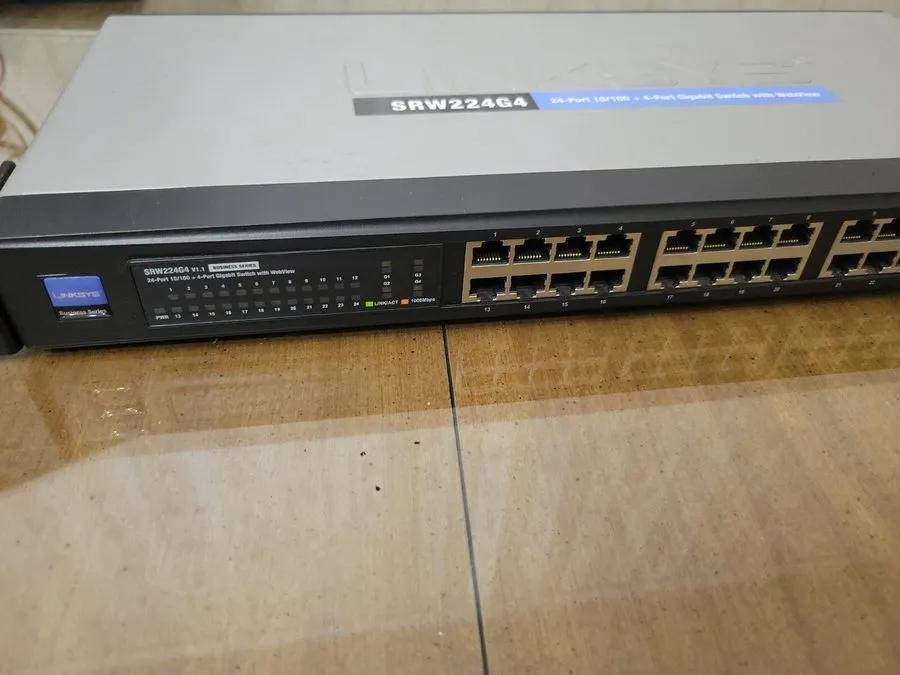 Коммутатор Cisco SF300-24P 24-Port 10/100 PoE Managed Ethernet Switch