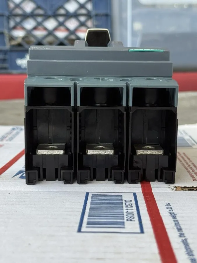 Автоматический выключатель Siemens 3VA5222-6EC31-0AA0 225 Amp 3-Pole Molded Case — фото лота 3