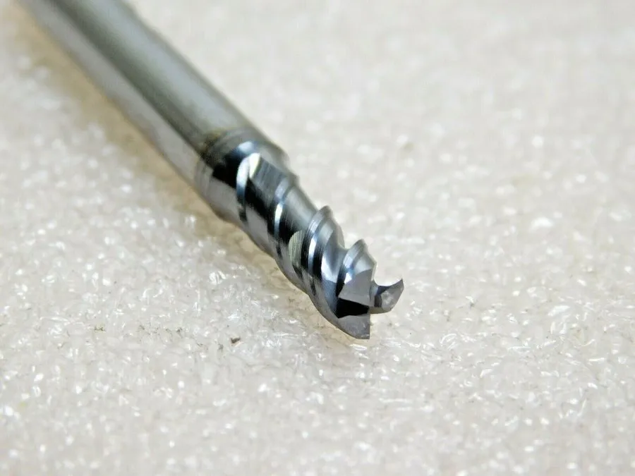 Режущий инструмент Seco Carbide Corner Chamfer End Mill RH 5mm Dia 3FL 553050Z3. — фото лота 1