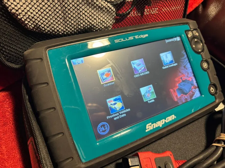 Диагностический сканер Snap-On Solus Edge EESC320 Diagnostic Scanner Code er Sof