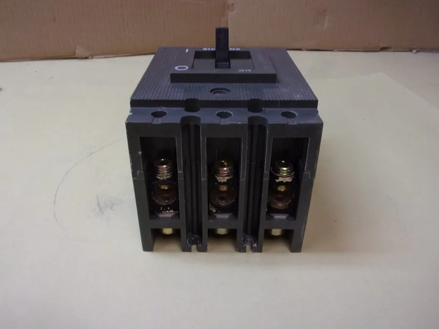 Автоматический выключатель Siemens 3VT5300-0BU00 Circuit Breaker 125A 3P