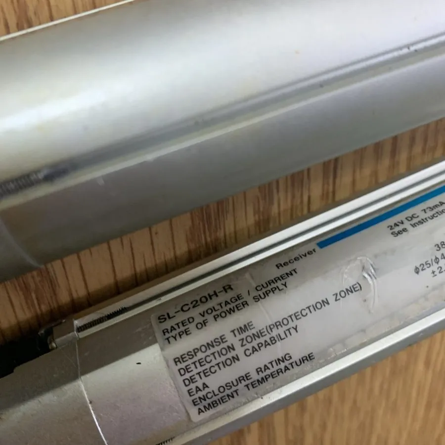 Световая завеса Keyence SL-C20H-R Safety Light Curtain 24VDC 73mA Class 2 — фото лота 1