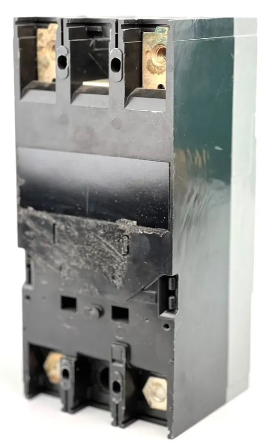 Автоматический выключатель Siemens FXD62B225 Circuit Breaker 225A 3 Pole 600VAC  — фото лота 2