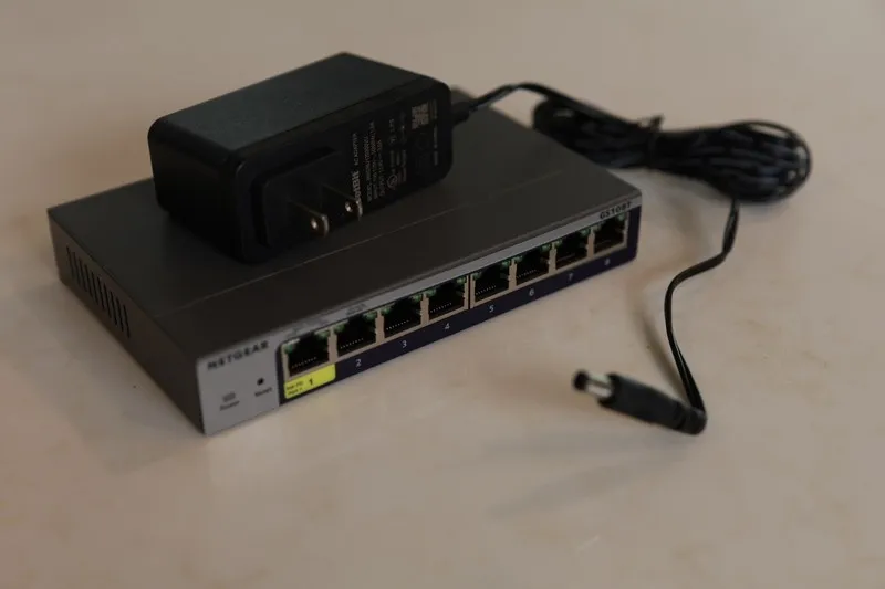 Коммутатор NETGEAR GS108Tv3 8-Port Gigabit Ethernet Smart Switch with Cloud Mana