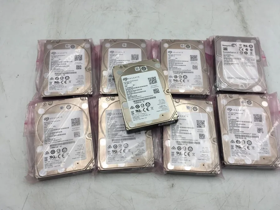 Жёсткий диск Seagate ST1800MM0008 1.8TB 4Kn SAS 12Gbps 10K 2.5in Hard Drive HDD