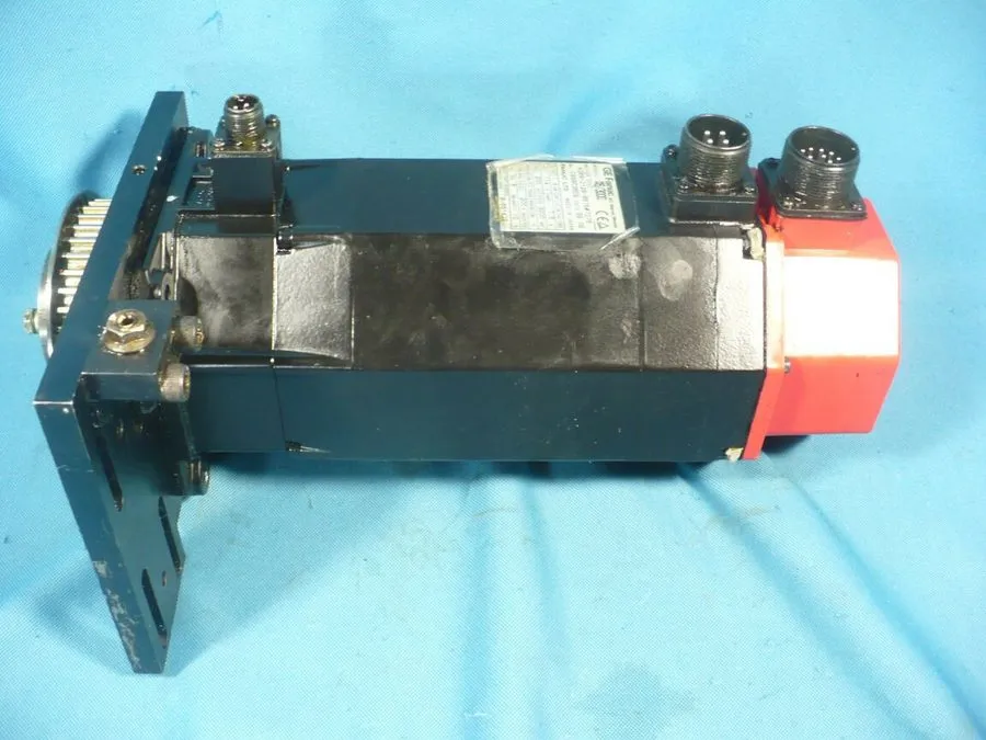 Серводвигатель Fanuc a6/3000 AC Servo Motor A06B-0128-B577#7076 1.4 kW, 114 V Mo — фото лота 1