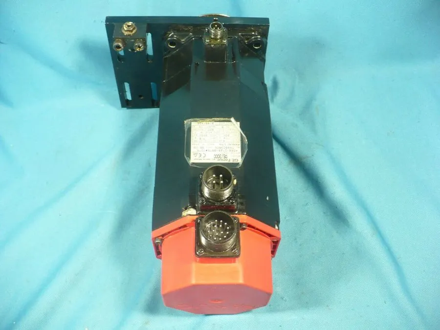 Серводвигатель Fanuc a6/3000 AC Servo Motor A06B-0128-B577#7076 1.4 kW, 114 V Mo — фото лота 2