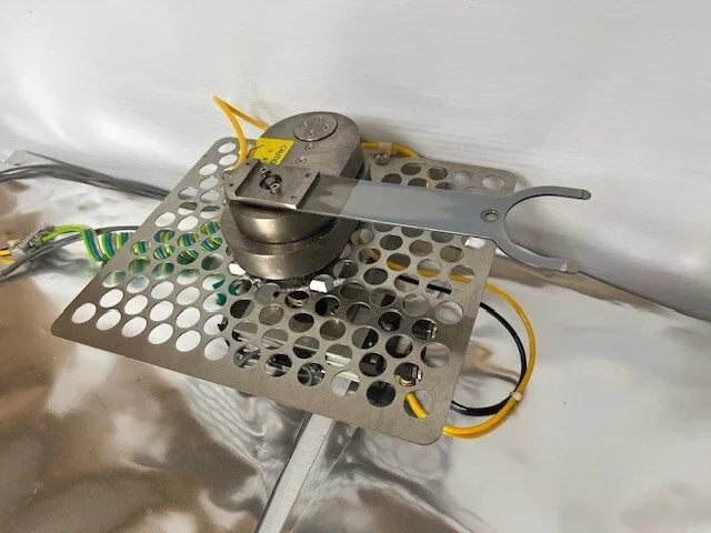 Клапан JEOL JWS-7505 SEM 8" WAFER TRANSPORT ASSEMBLY / END EFFECTOR