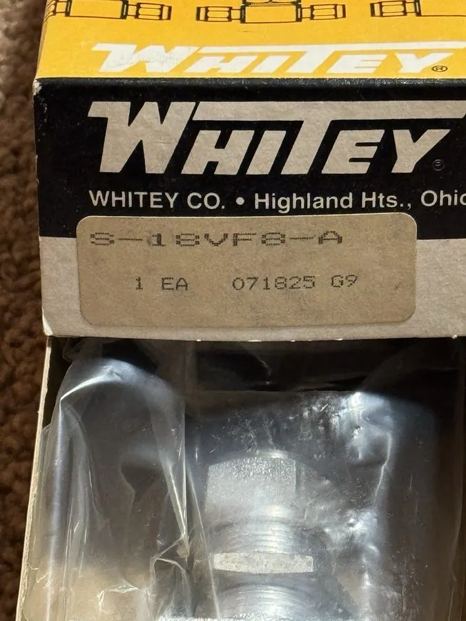 Клапан SWAGELOK WHITEY VALVE IN FACTORY BOX S-18VF8-A STEEL — фото лота 1