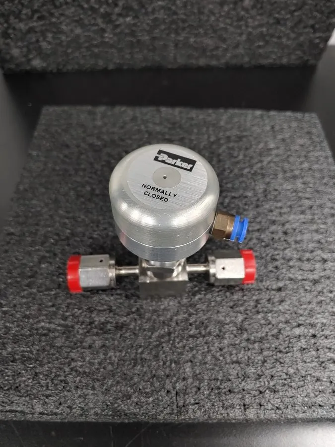 Пневмоклапан PARKER 4V1-P4K-11AC-SS-PP Female VCR Pneumatic Bellows Valve