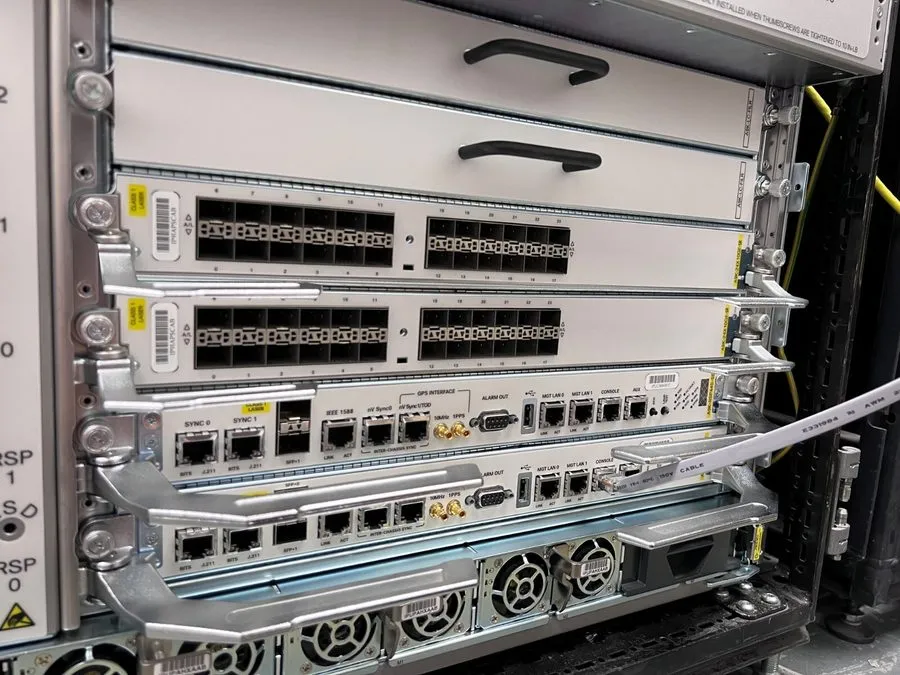 Маршрутизатор Cisco ASR 9006 V2 2x RSP440-SE 2x 24X10GE-SE Router Configuration  — фото лота 1