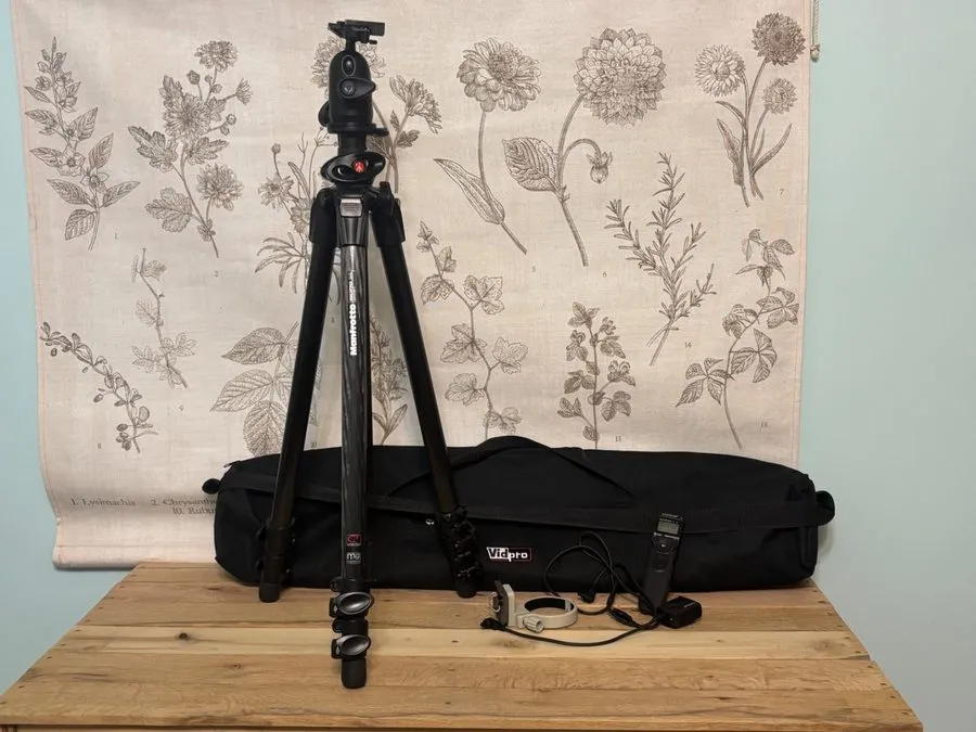 Оборудование видеонаблюдения Manfrotto MT055XPRO3 Aluminum Tripod With XPRO Ball — фото лота 1
