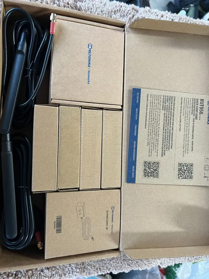 Маршрутизатор Teltonika Rut956 3-Port Switch LTE Cellular Router RUT956A00A00