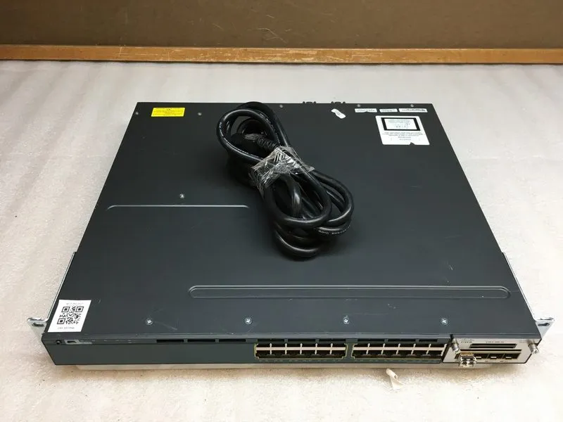Коммутатор WS-C3560X-24P-L V02 Cisco 3560X 24 Port 1GigE PoE+ Switch W/ 1x C3KX- — фото лота 1