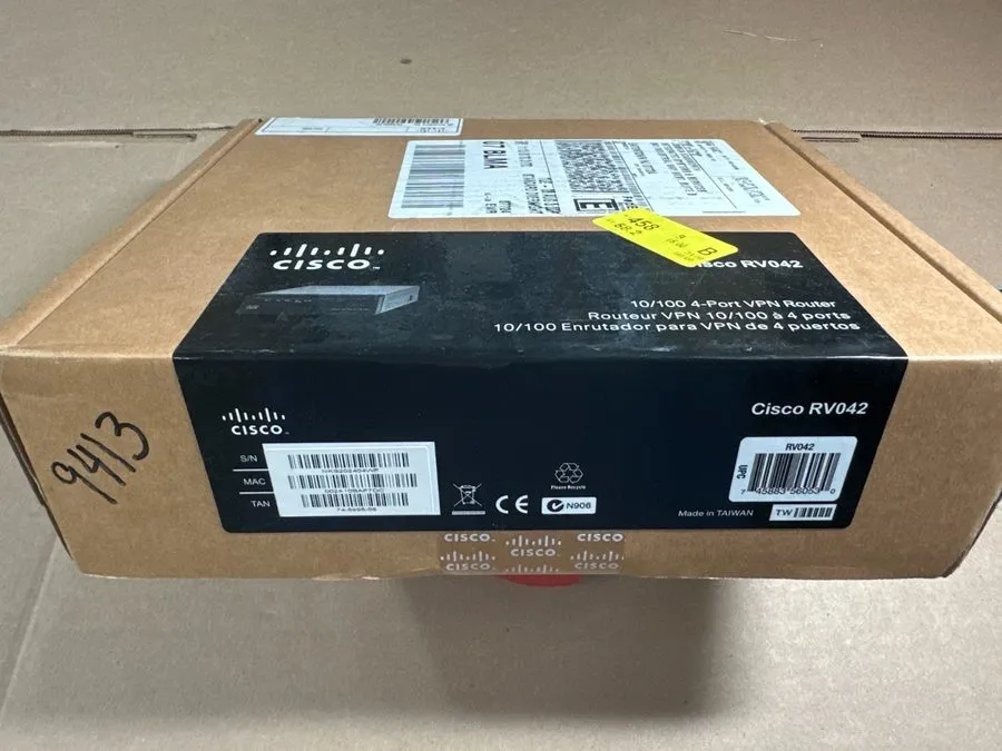 Маршрутизатор Cisco RV042 4-Port 10/100 Wired Router With Power Supply