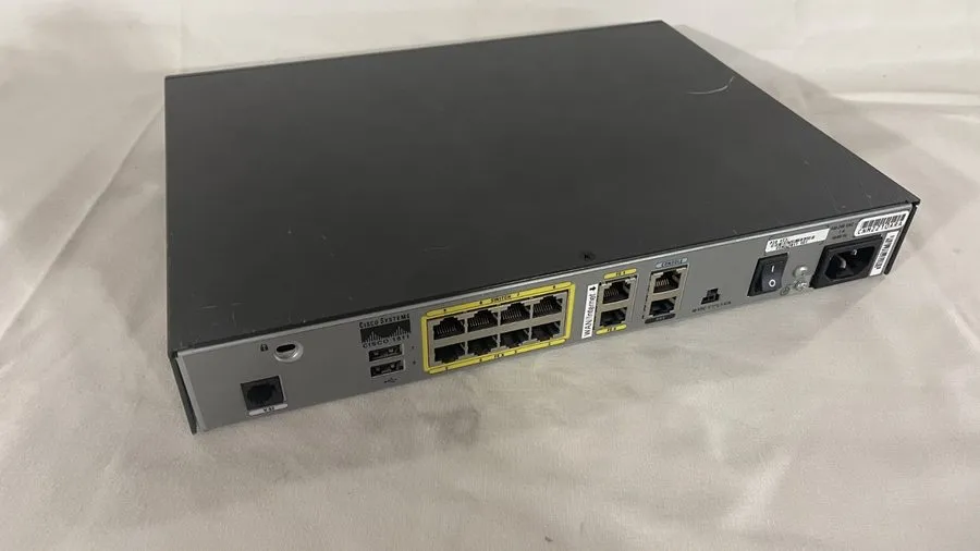 Маршрутизатор Cisco Series 1800 Router CISCO1811/K9